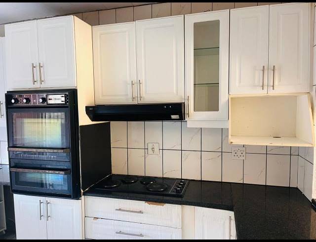 3 BEDROOM PROPERTY TO RENT IN FLORIDA